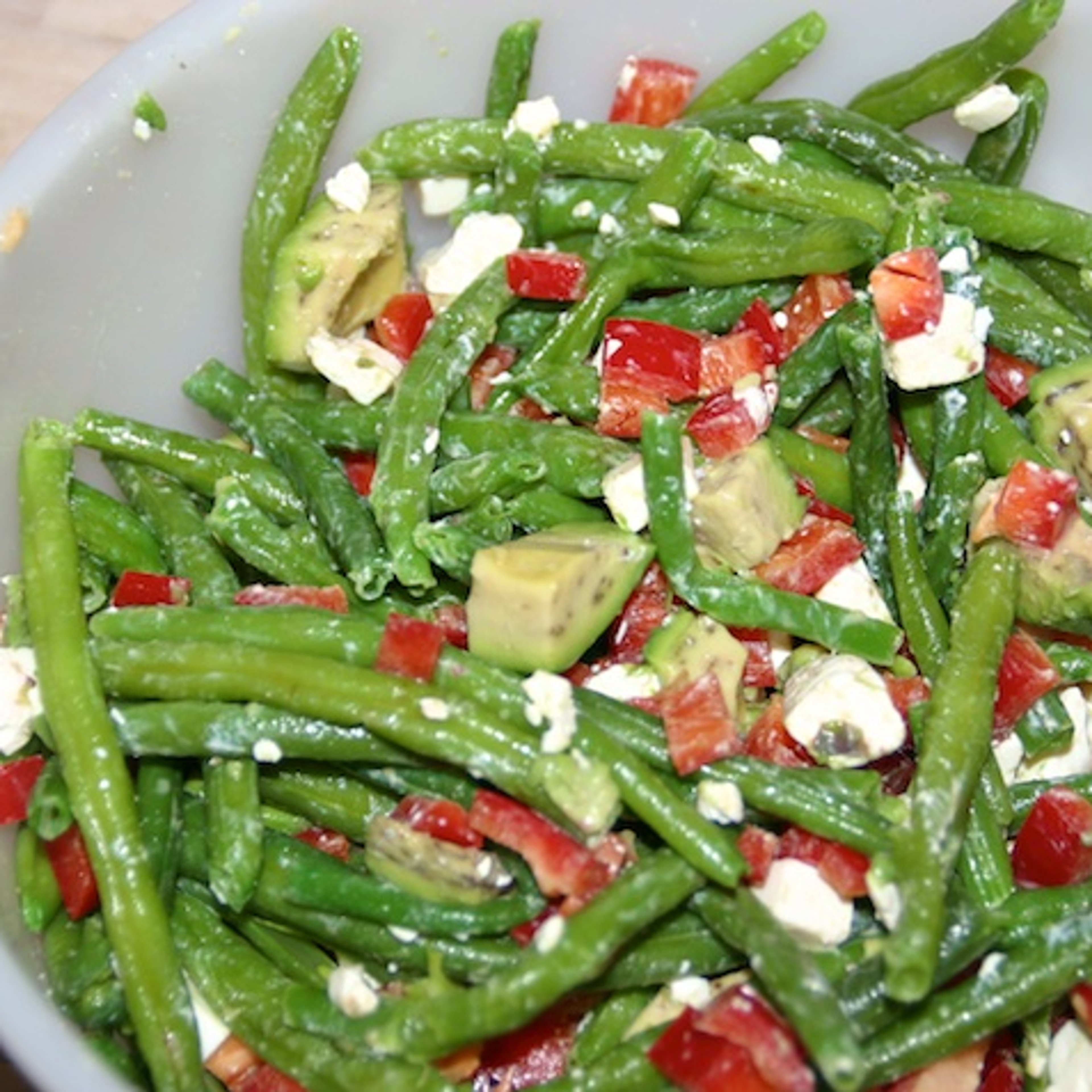 Bønnesalat med feta og avocado