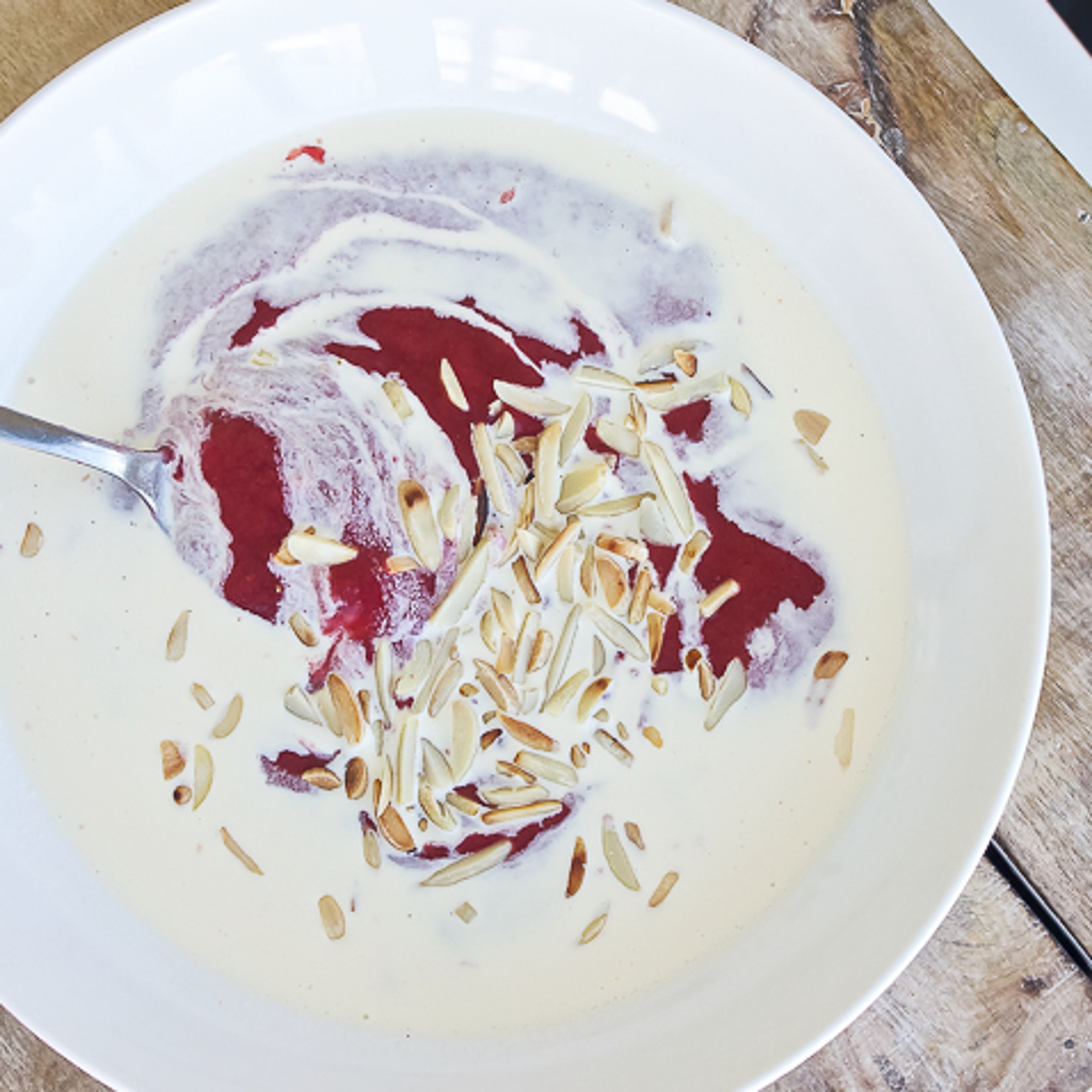 Rabarber- og jordbærgrød