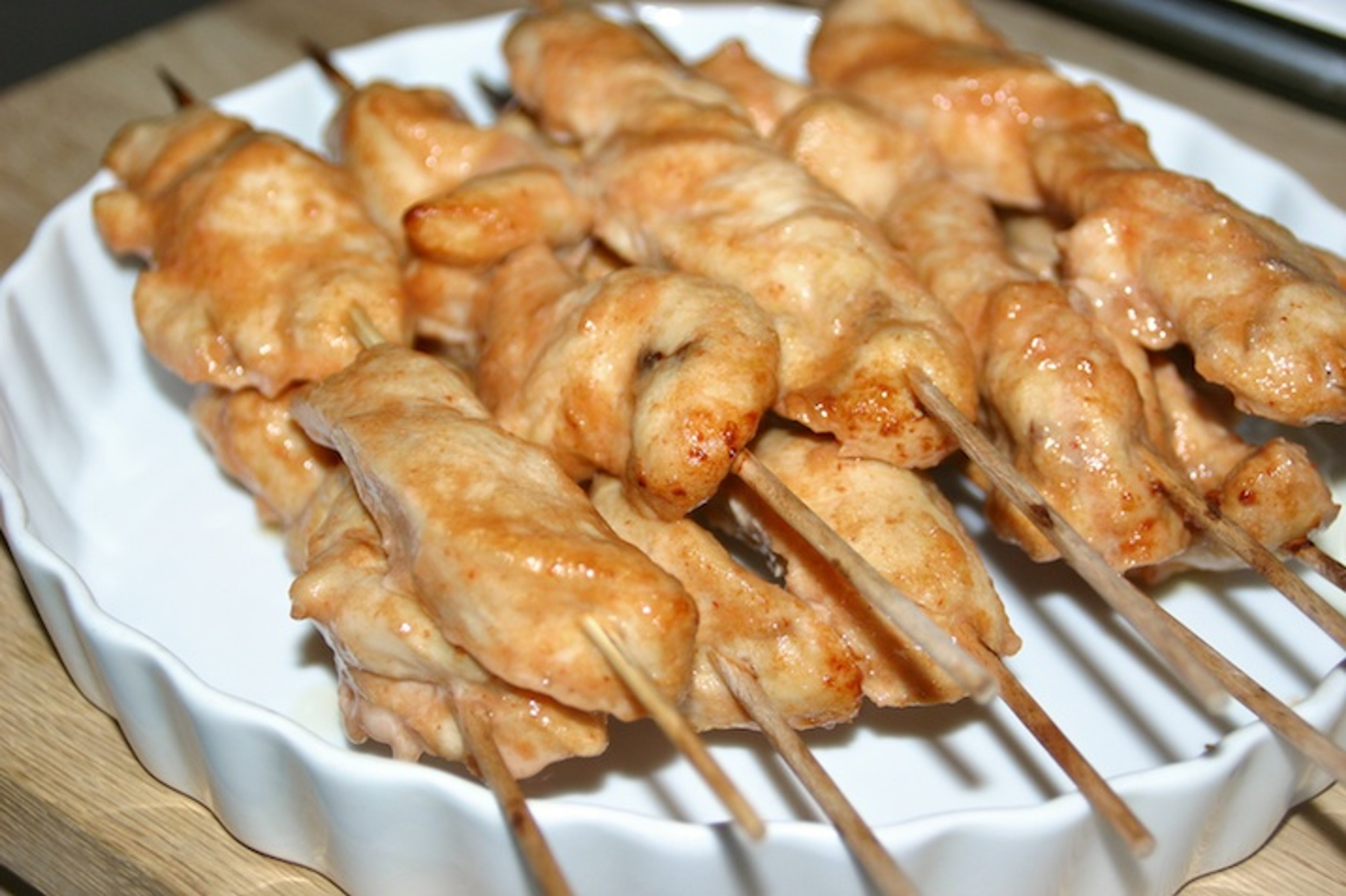 BBQ-kyllingespyd og coleslaw