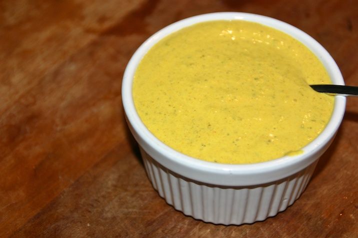 Fiskefrikadeller med laks, hjemmerørt remoulade og rødbederåkost