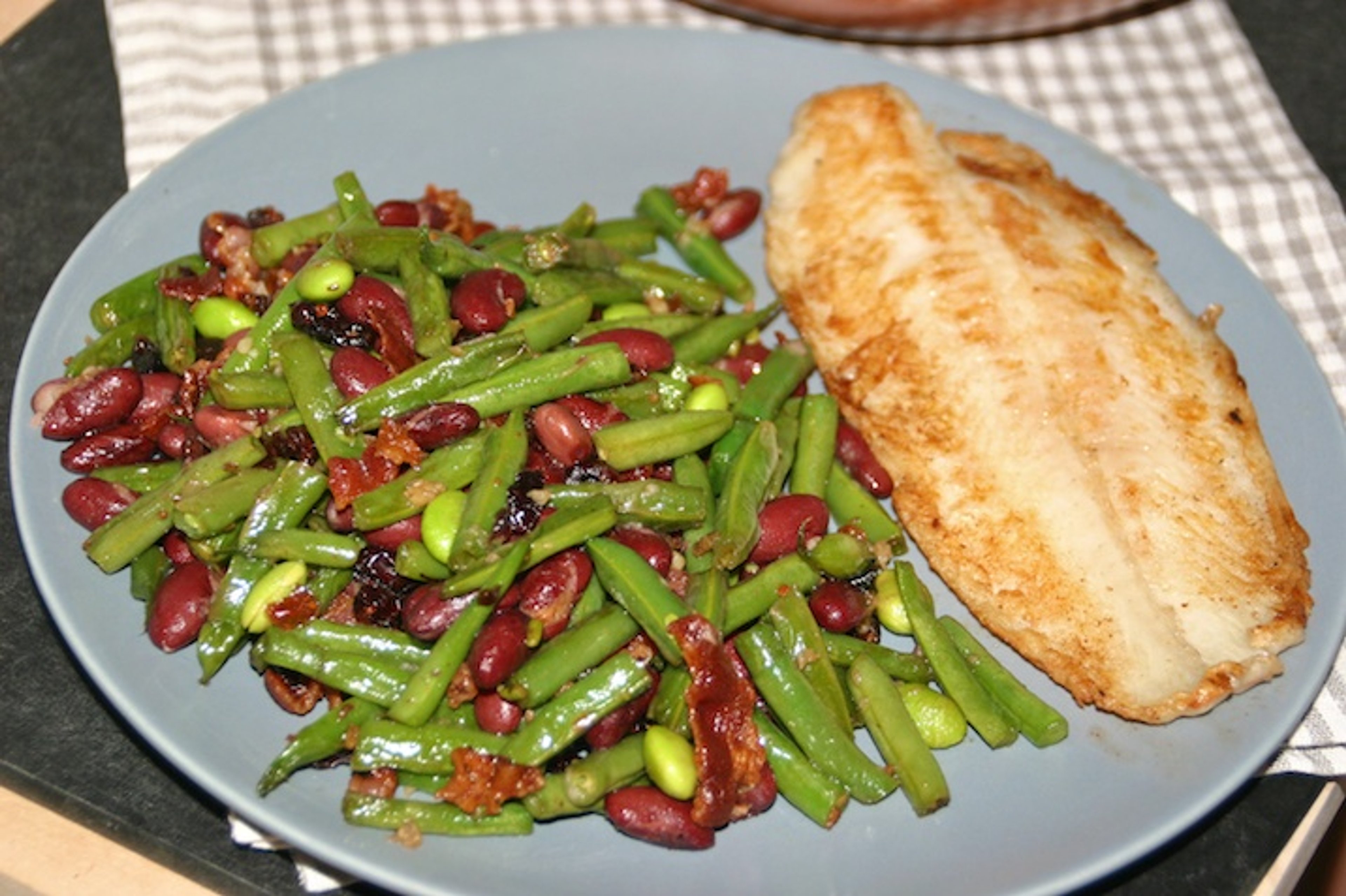 Trippel-bønnesalat med bacon og tranebær - servering 2