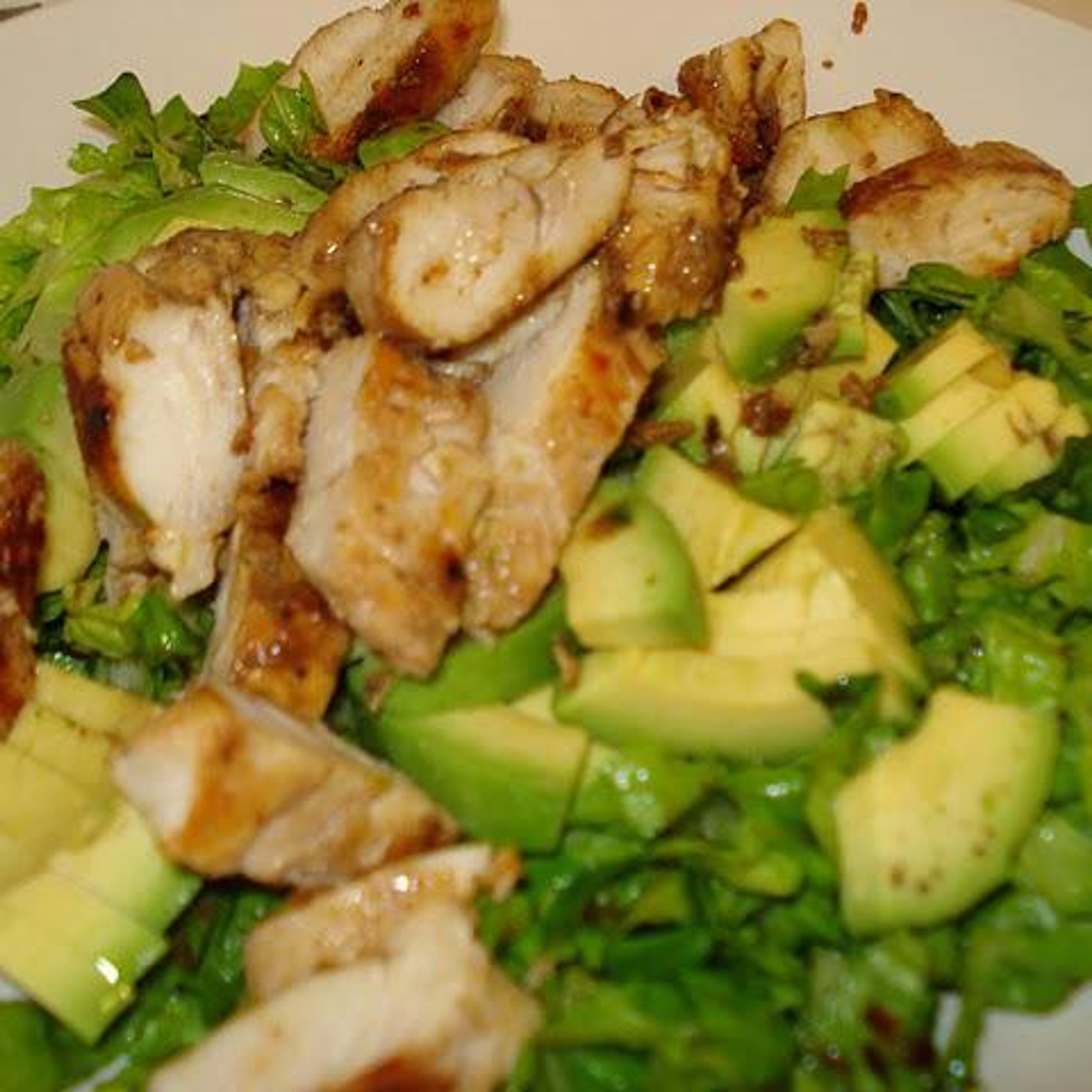 Salat med kylling og avocado