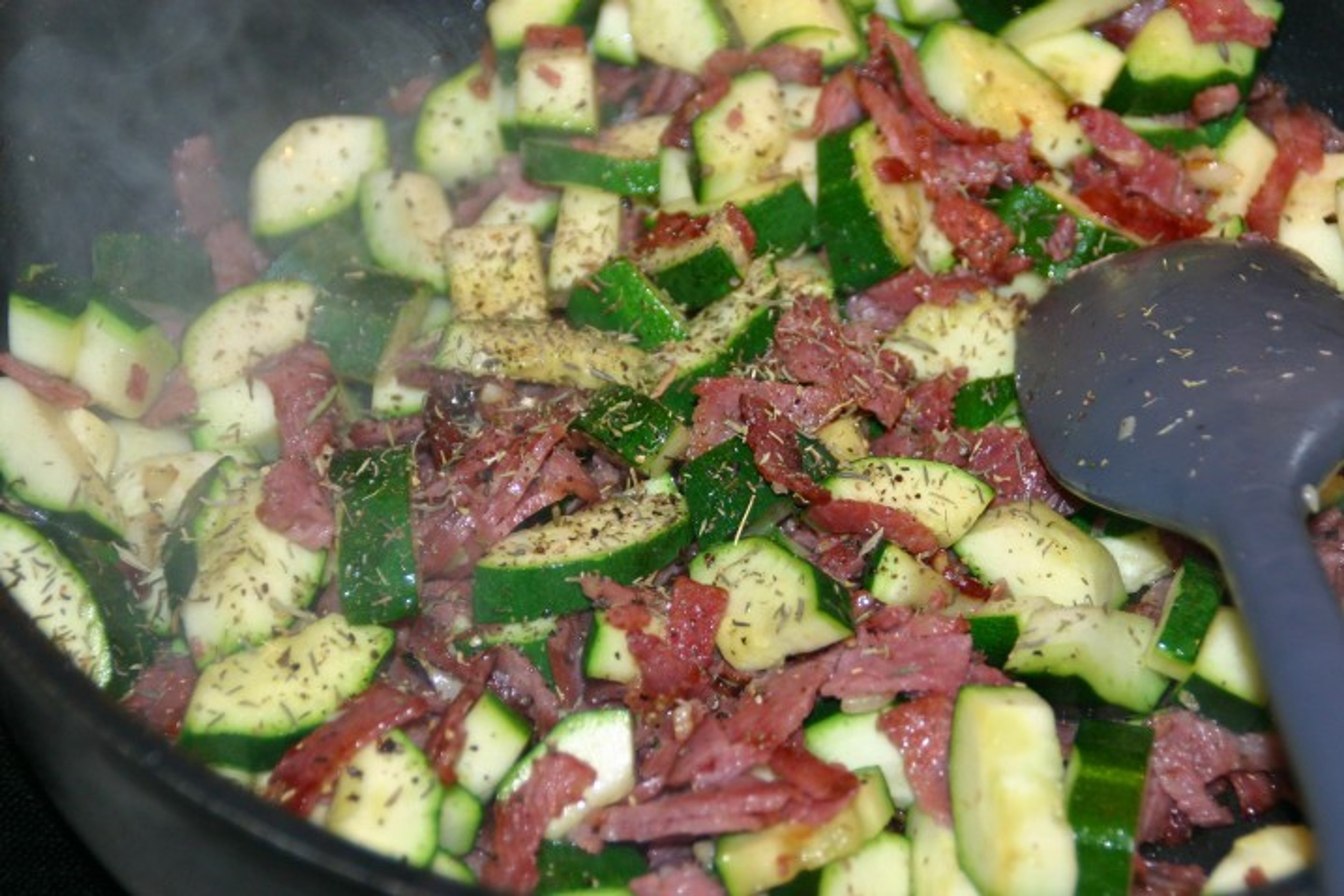 Pasta a la Carbonara med kalkunbacon og squash