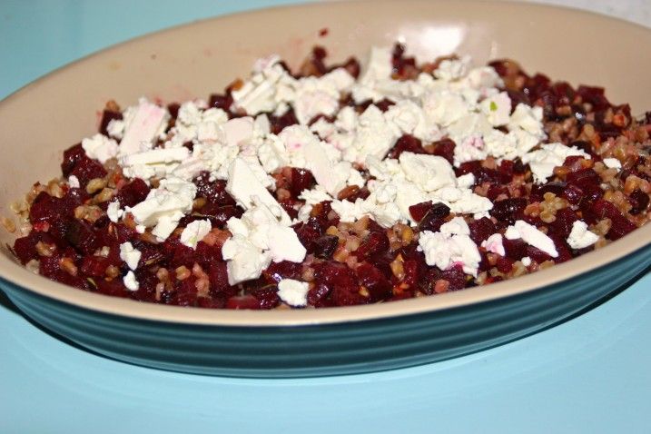 Lun speltsalat med rødbeder og laks