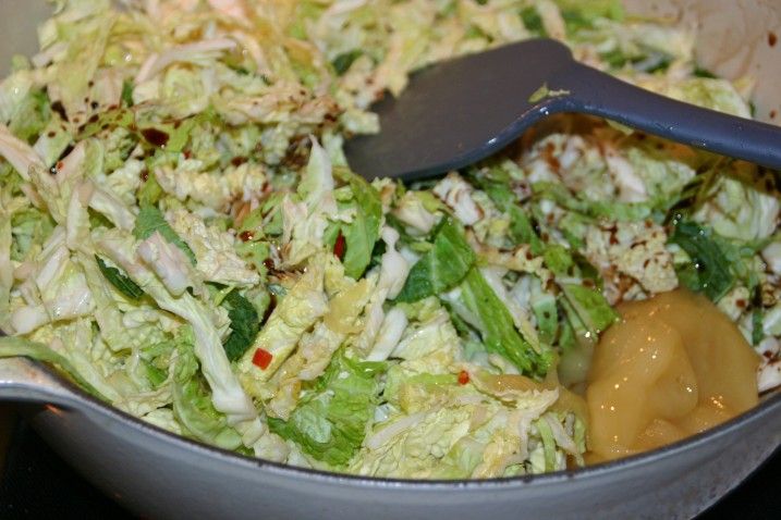 Sur-sød savoykål med fisk og ris