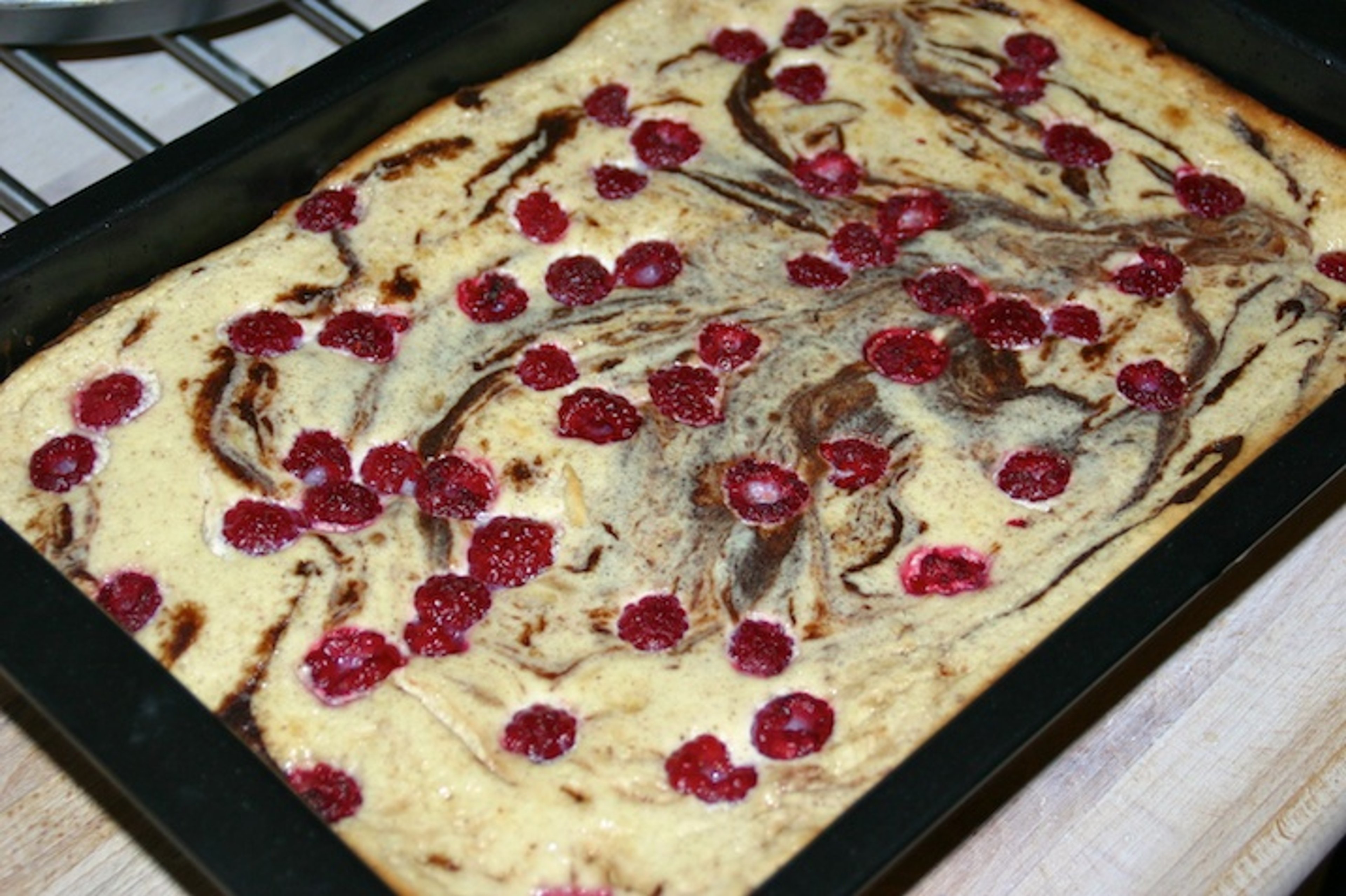 Cheesecakebrownie med hindbær