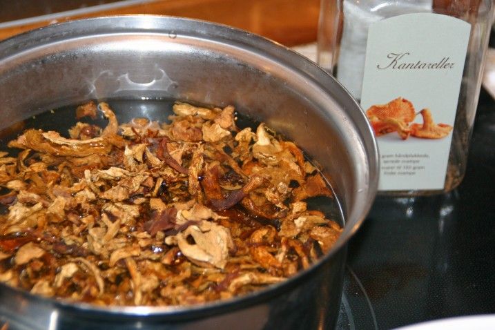 Svamperisotto med ærter og serranoskinke