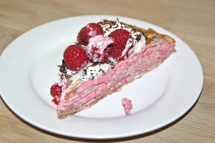 Pandekagekage med hindbærskum