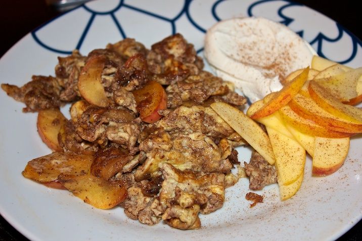 Røræg med æbler og kanel