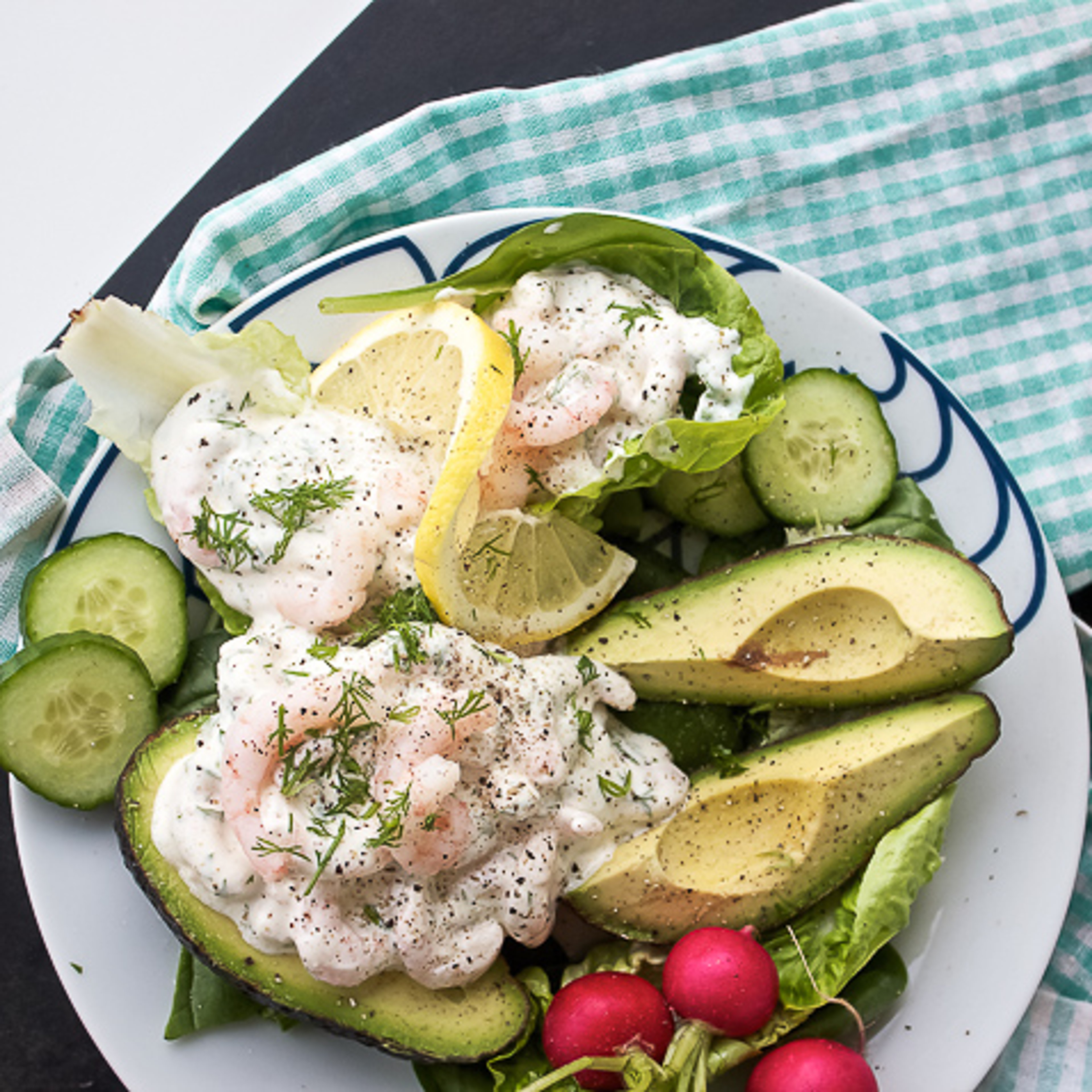 Rejesalat/skagenröra med avocado