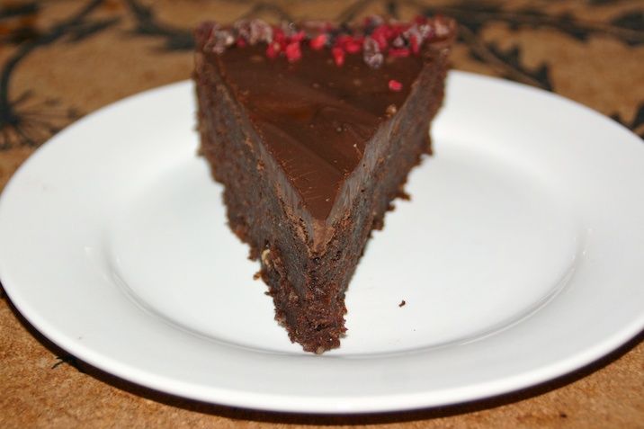 Daddelchokoladekage med ganache