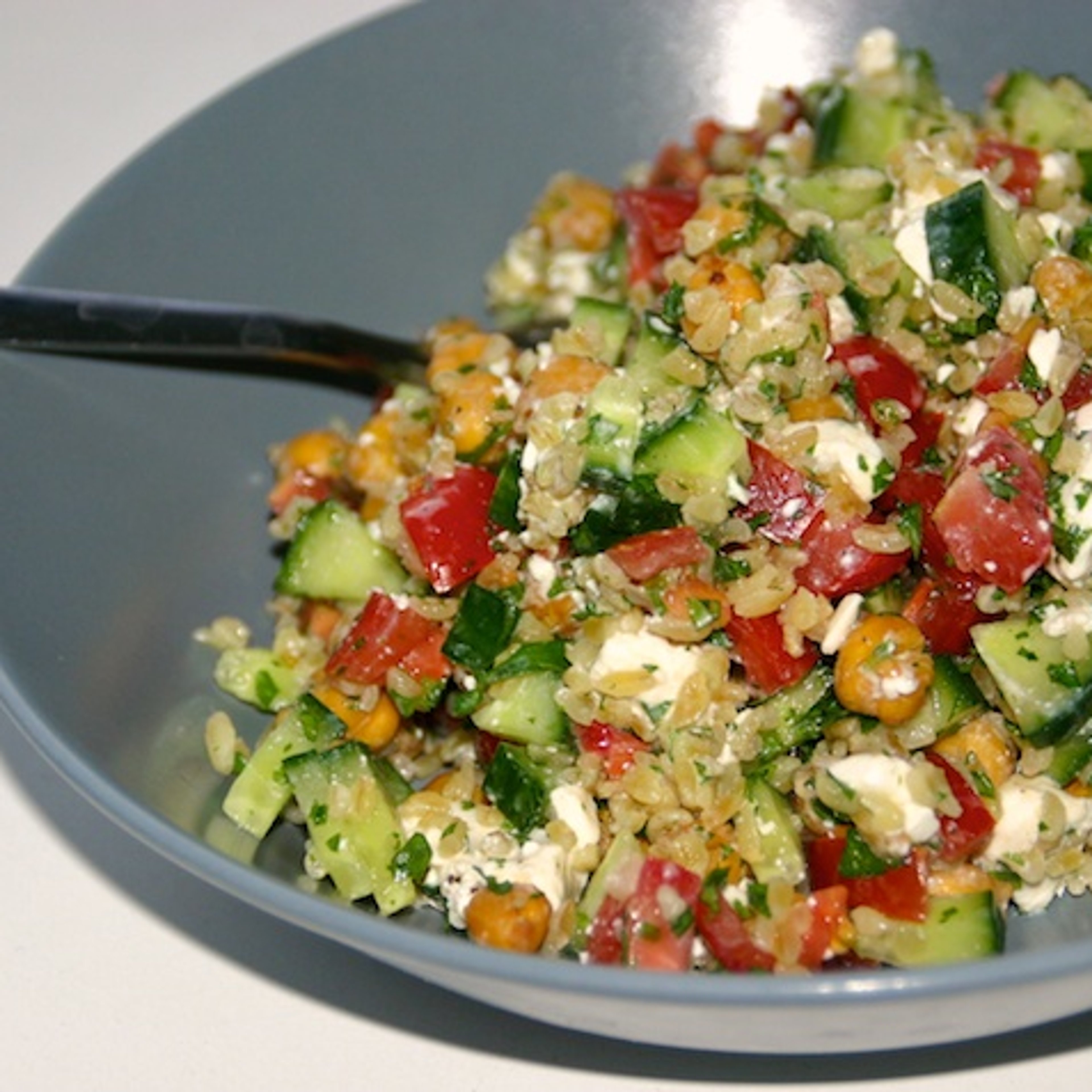 Tabbouleh med sprøde kikærter og feta