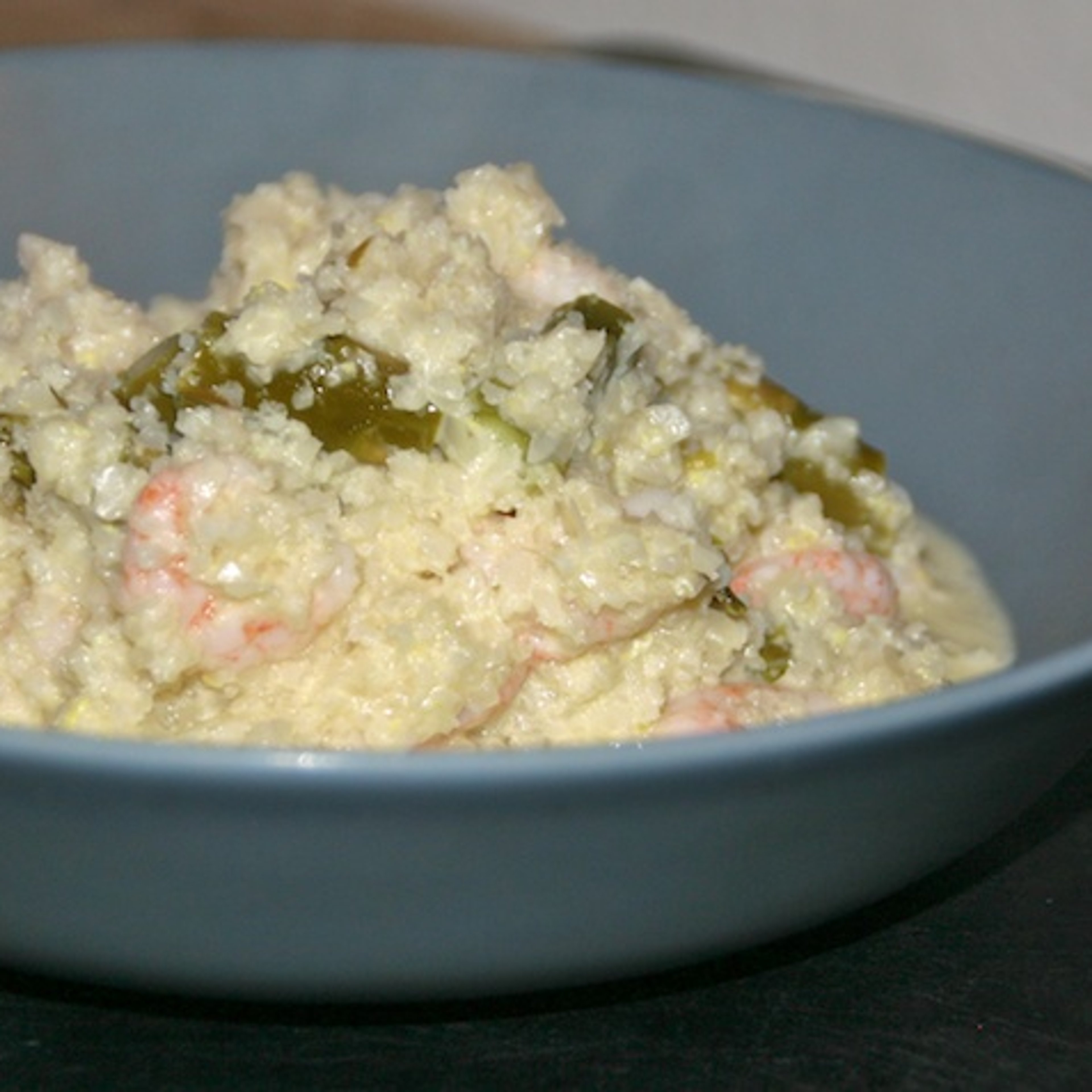 Blomkålsrisotto med rejer og grønne asparges