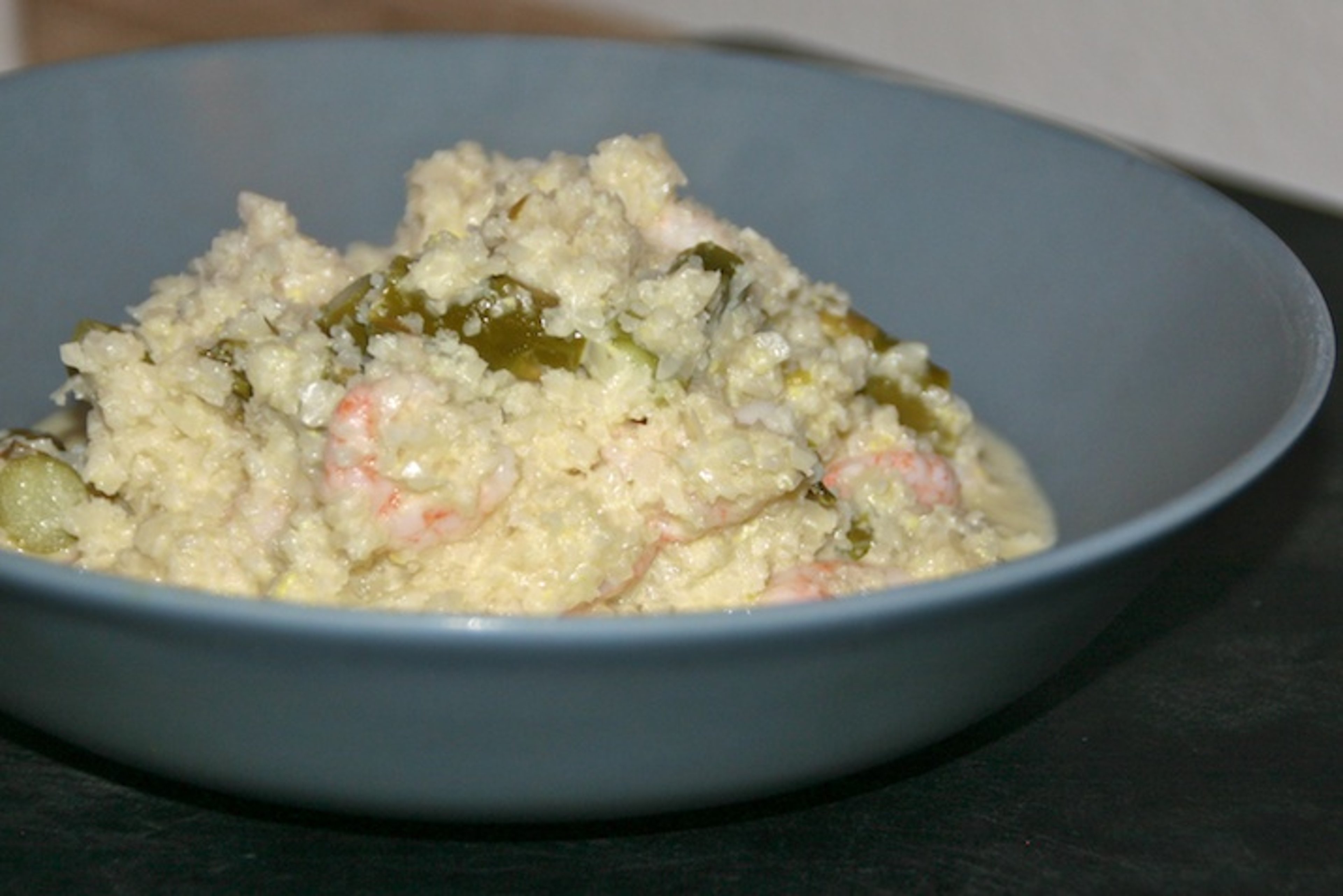 Blomkålsrisotto med rejer og grønne asparges