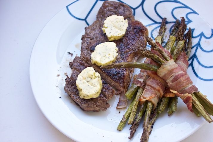 bacon-asparges-boef-hvidloegssmoer1
