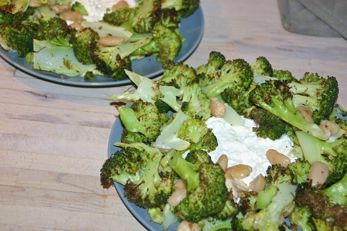 Broccoli og butterbeans med cremet feta