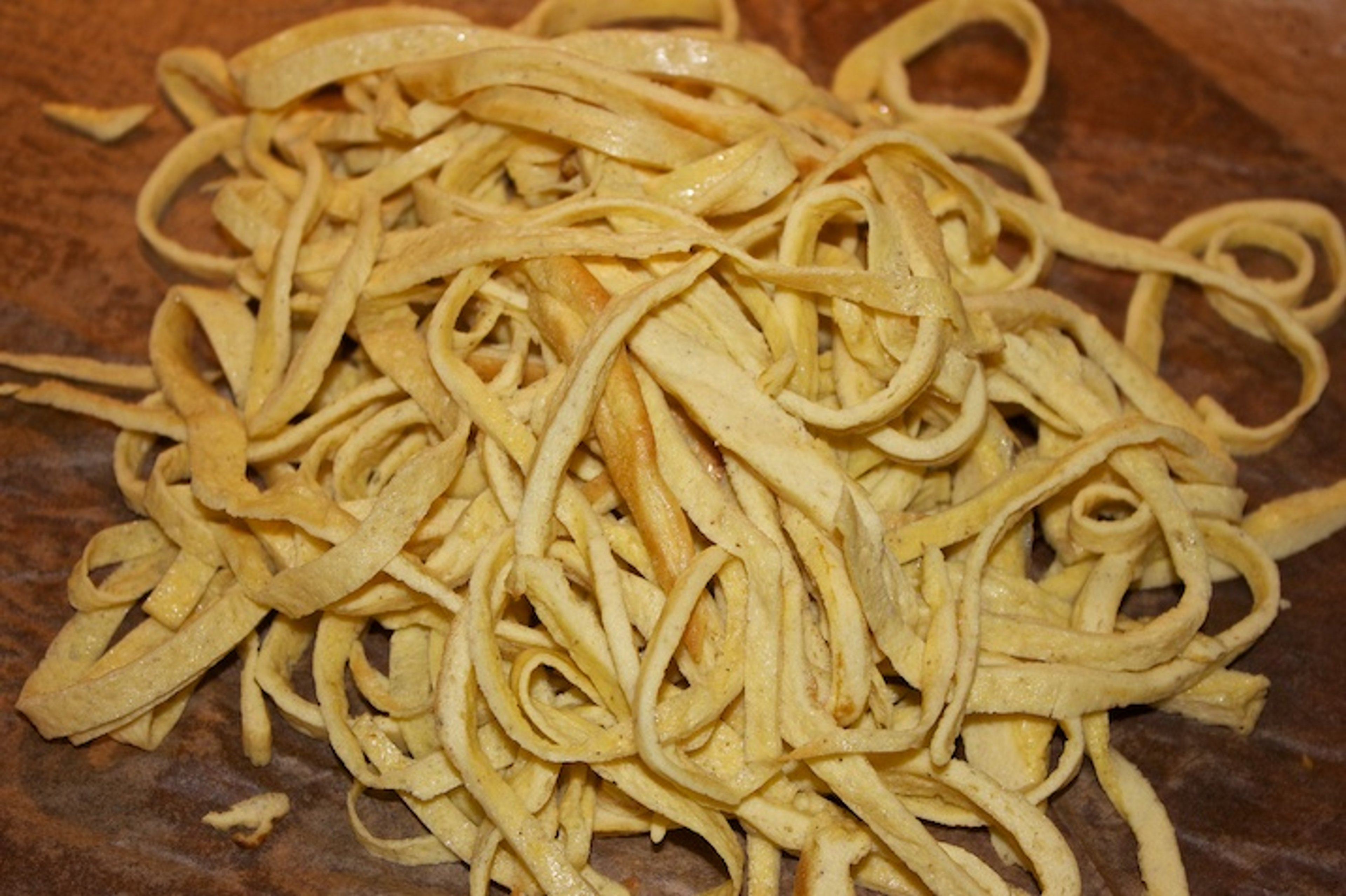 Båndpasta med peberfrugtsauce og chorizo