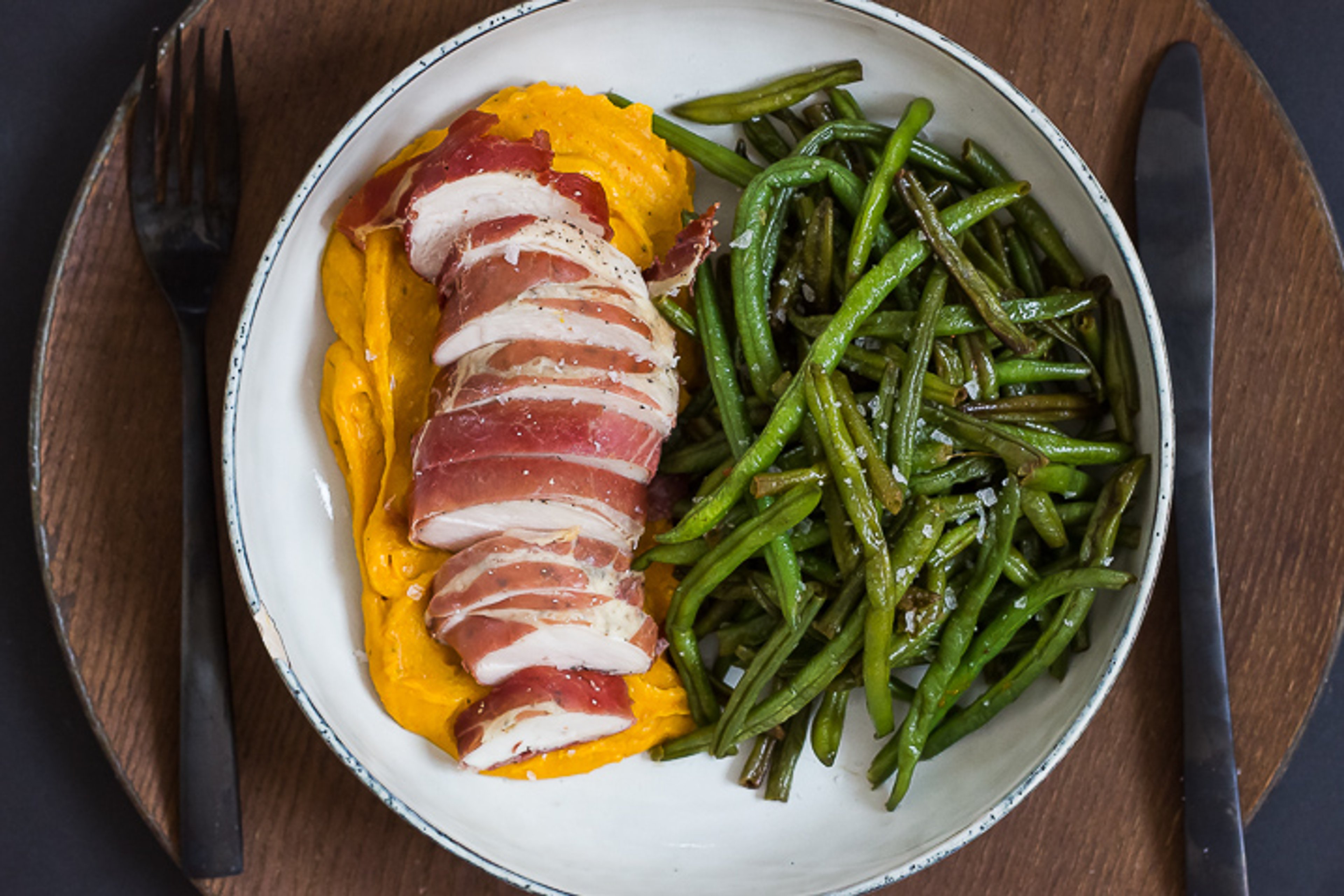 graeskarmos-parmakylling-groenne_boenner-1