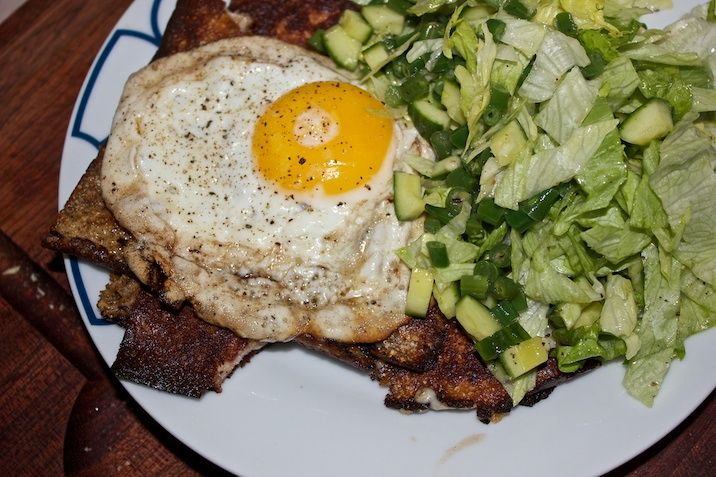 Croque Madame på blomkålsbrød