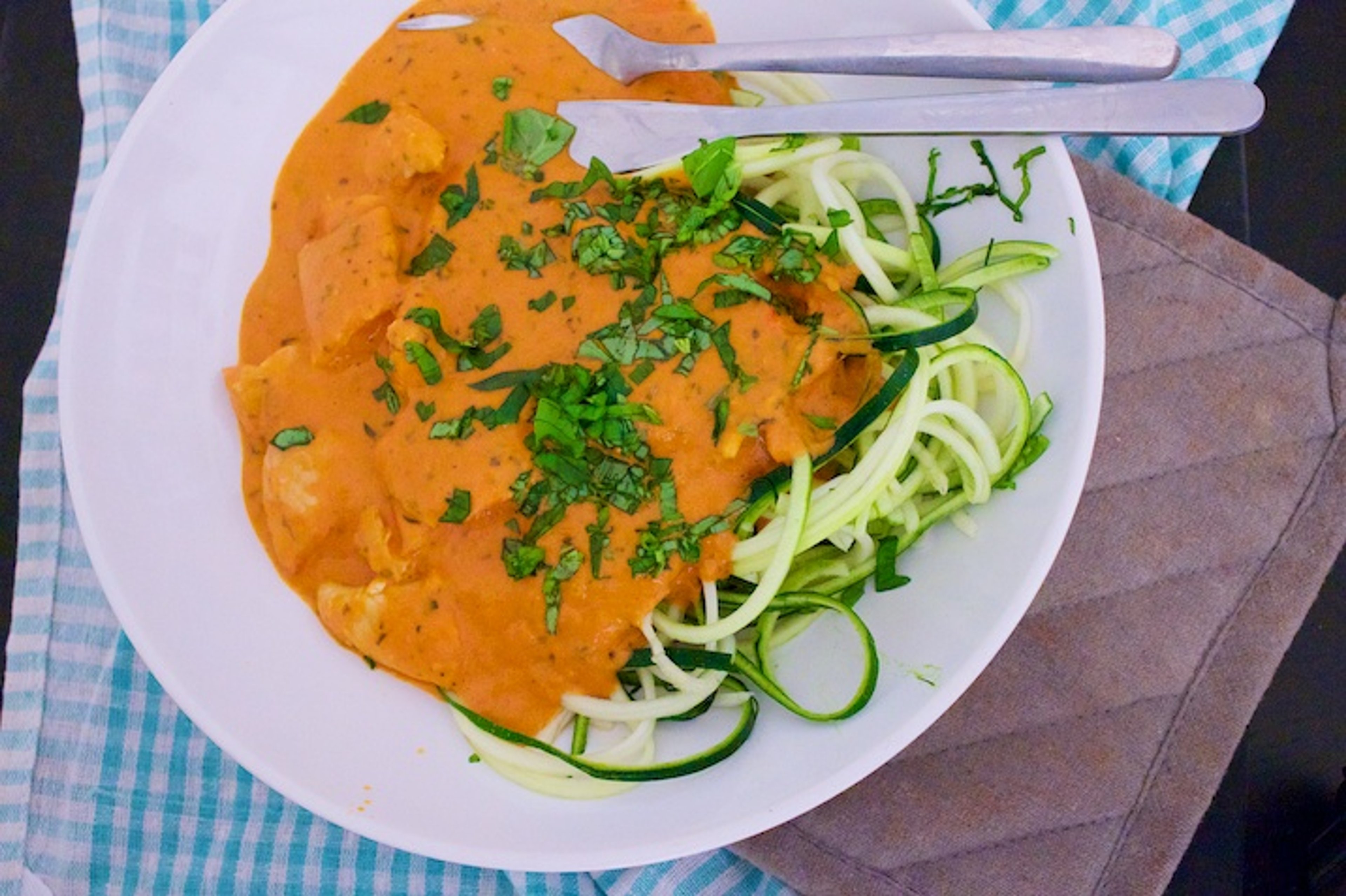 Kylling i tomatsauce med mascarpone og squashpasta