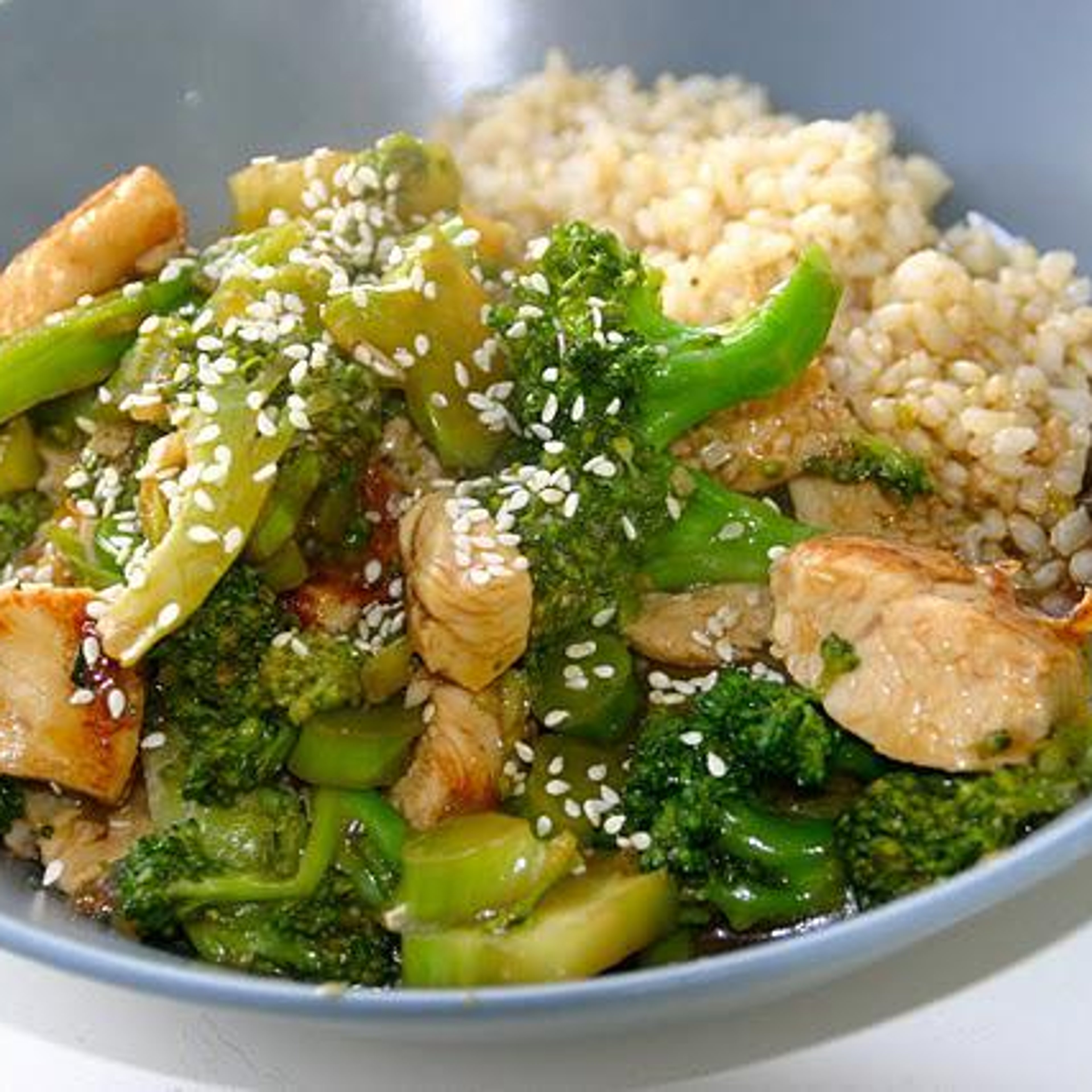 Kinesisk kylling og broccoli