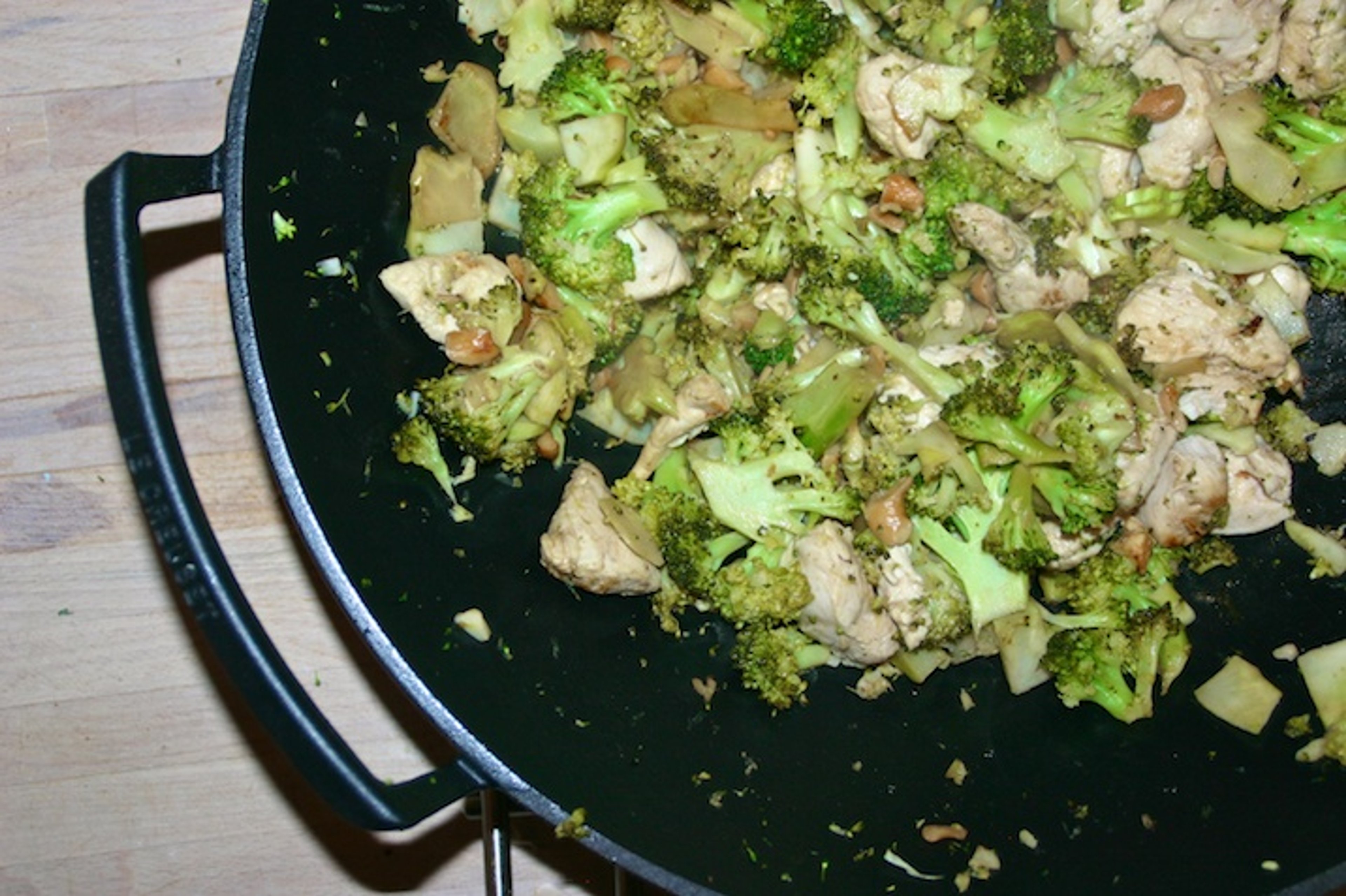 Citruskylling med broccoli og cashewnødder