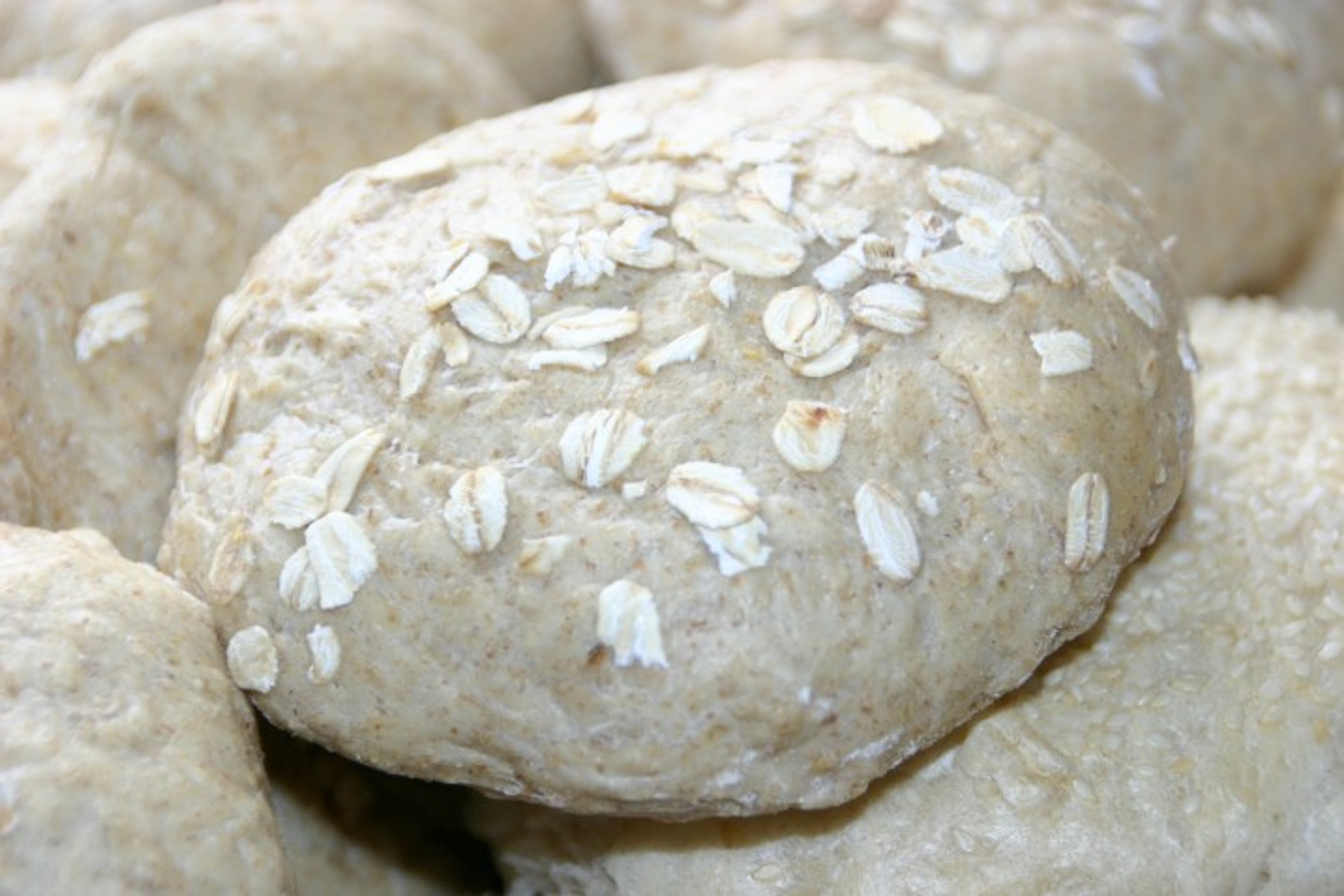 Grove burgerboller med rugmel og havregryn