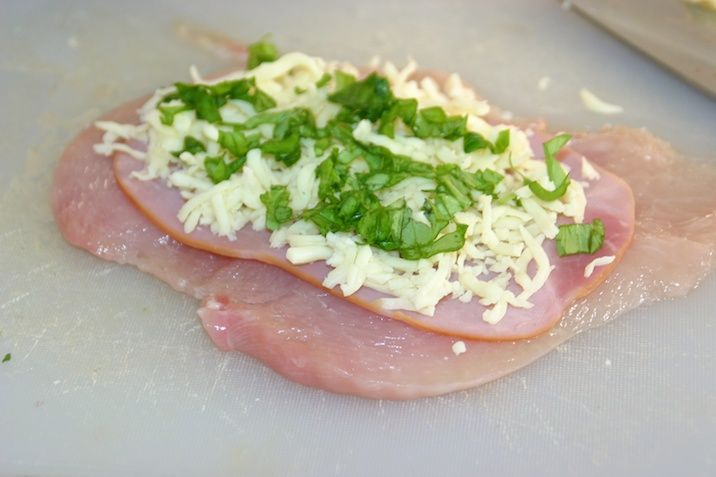 Tomatsuppe med mascarpone og basilikumsolie + krydrede hvidløgsflutes
