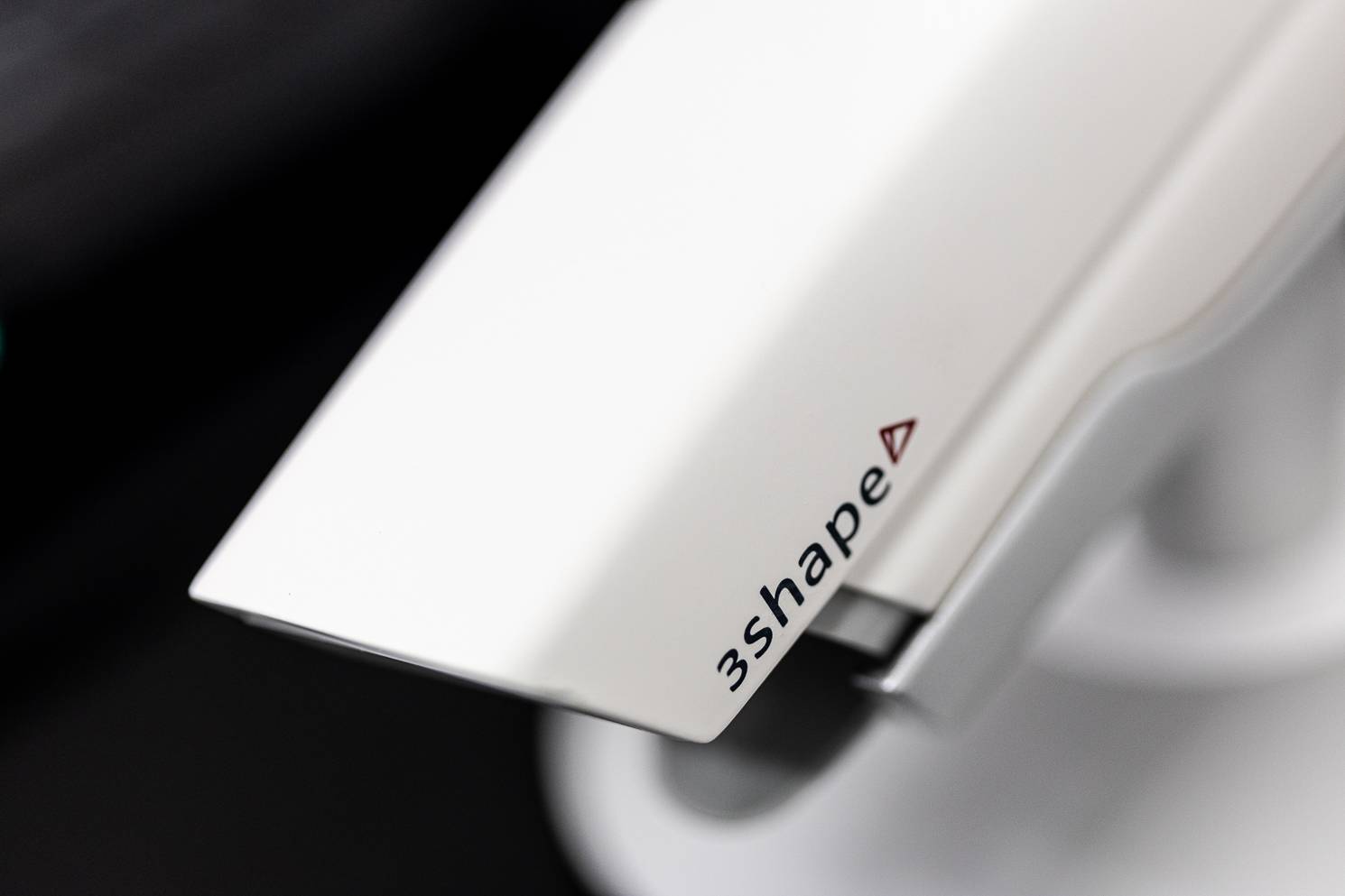 A photo of a digital scanner used for crowns