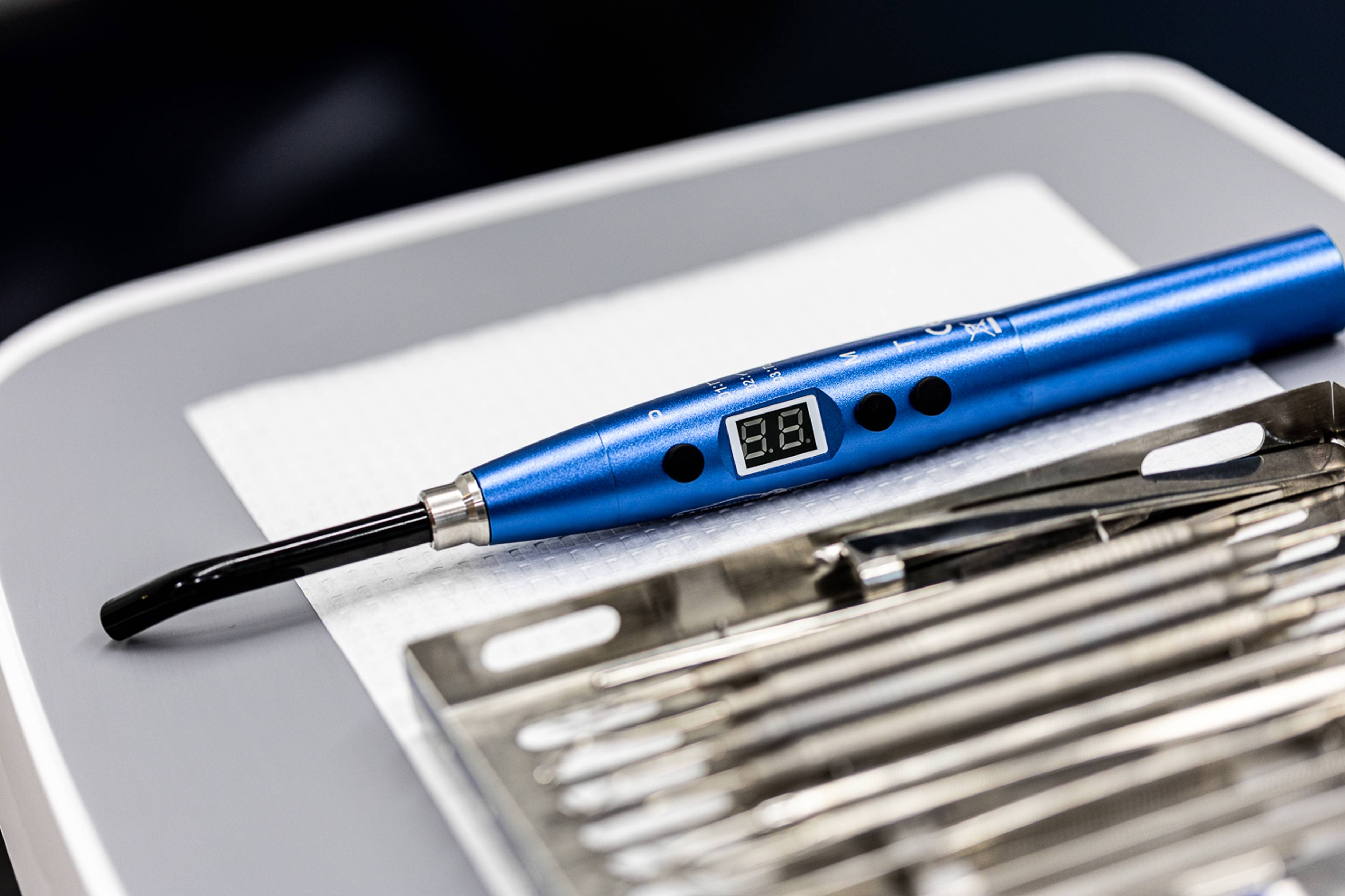 Teeth cleaning equipment