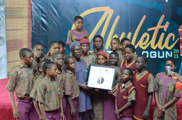A school receives its certificate