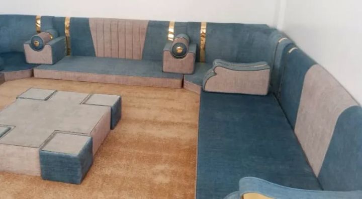 مجلس خليجي مع طاولات أرضية — شهد للمفروشات في سلمية