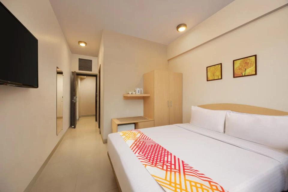 hotel-room-image