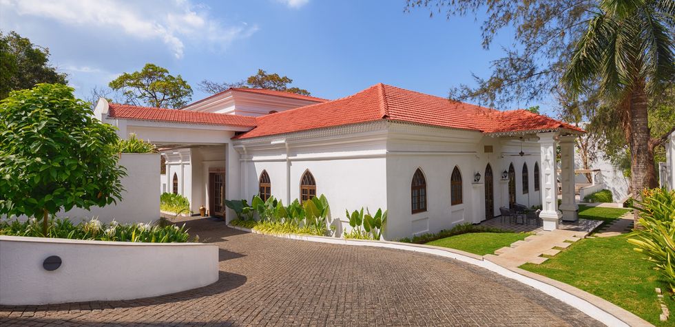 The Yellow House - 5-Star Hotel In Anjuna, Goa
