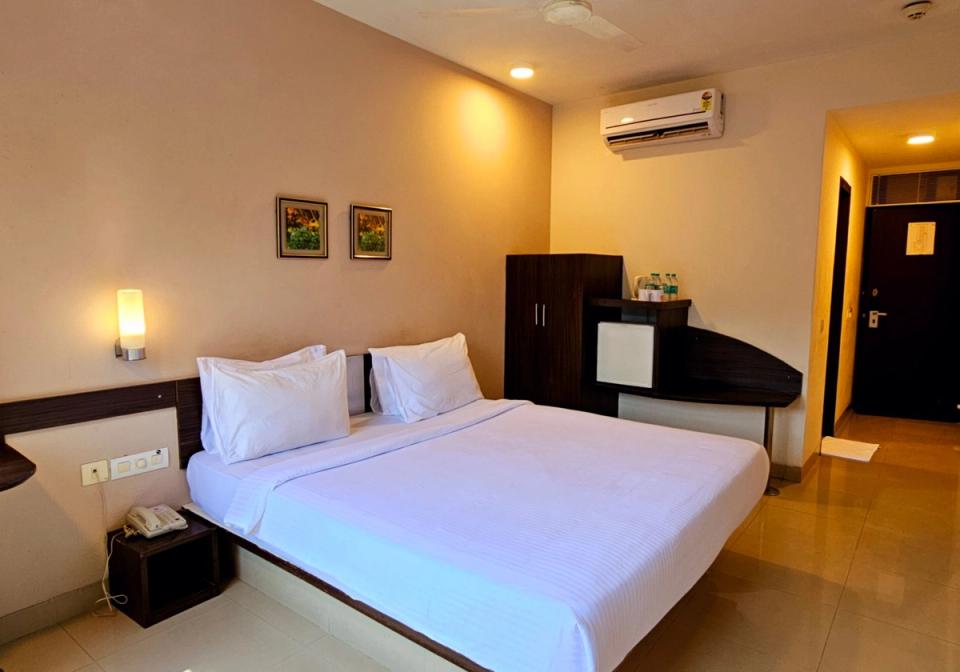 hotel-room-image