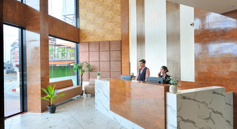 Hotel lobby and reception at Ginger Somnath.