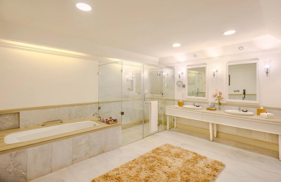 Luxury Bathroom - Presidential Villa 3 Bedroom