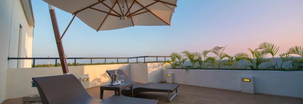 Rooftop Lounges at Vivanta Hotel Colombo