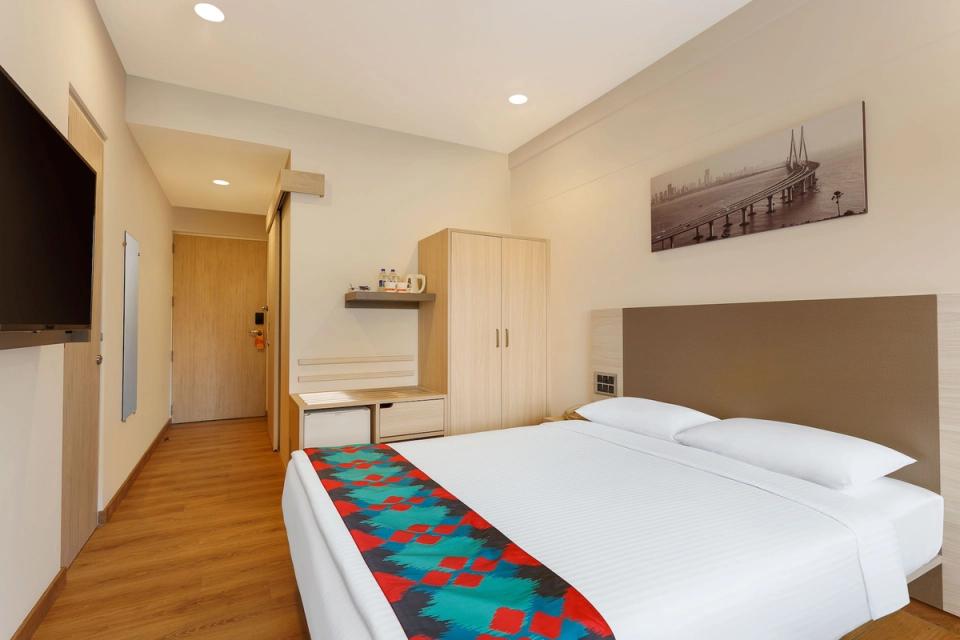 hotel-room-image