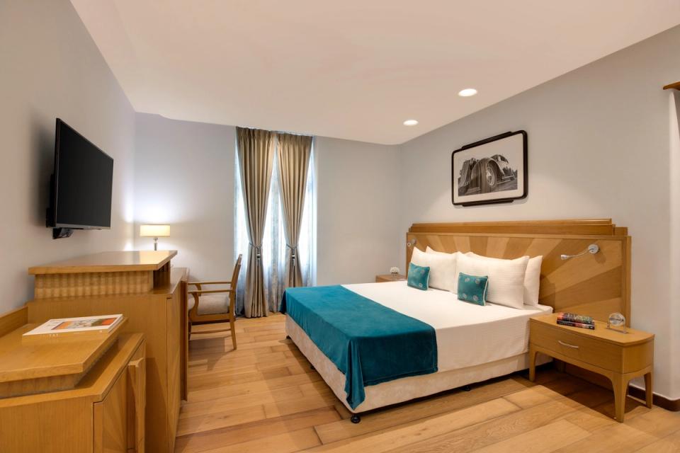 Deluxe Room with Queen Bed and Balcony at Ambassador, New Delhi
