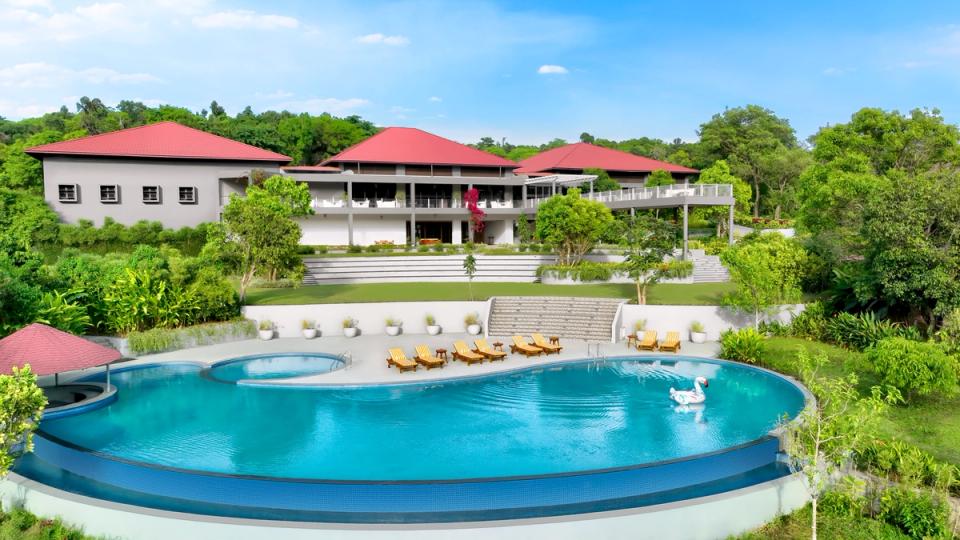 Luxury Hotel with a Pool  - Gateway Coorg