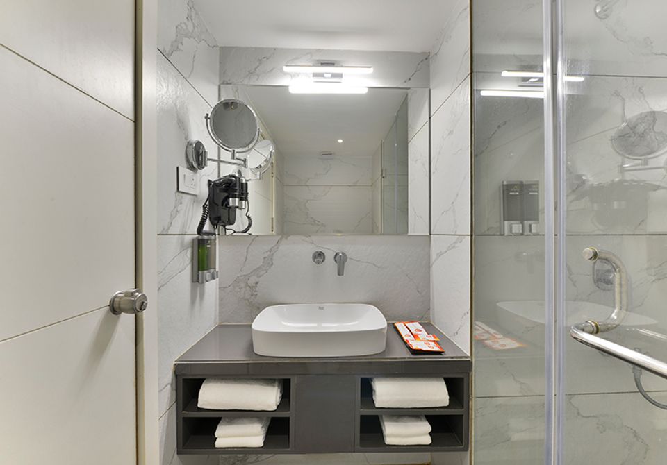 hotel-room-image
