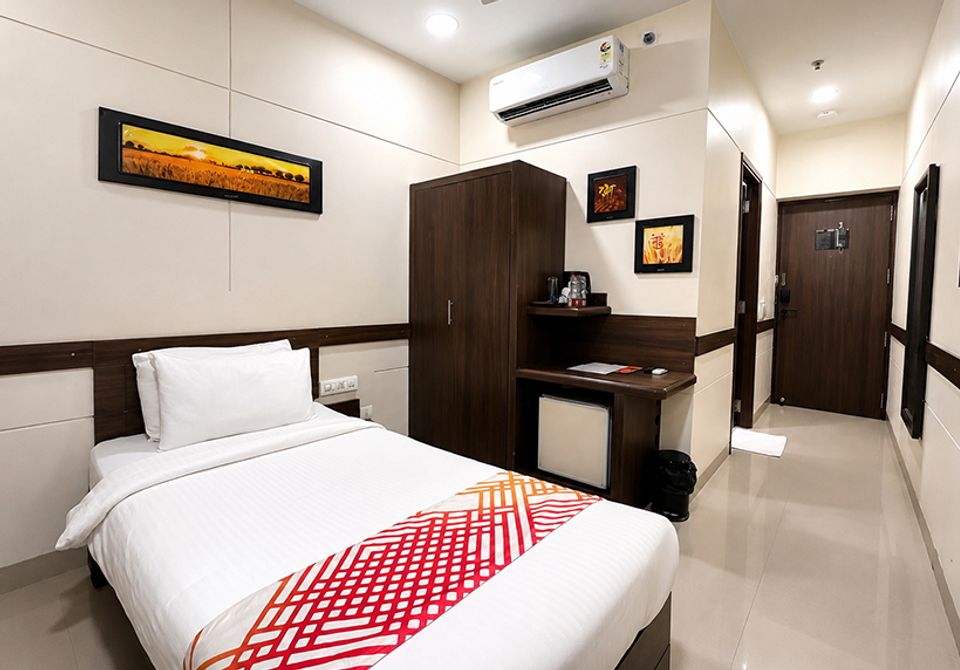 hotel-room-image