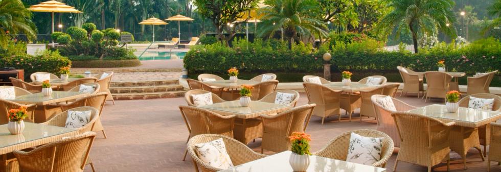 Tropics Bar - Poolside Outdoor Restaurant Seating