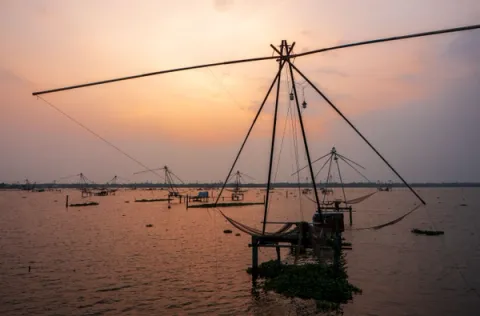 Chinese Fishing Nets In Kochi, amã Stays & Trails