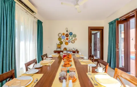 Luxurious Dining Area At 25 Farm House, Kolkata - amã Stays & Trails 