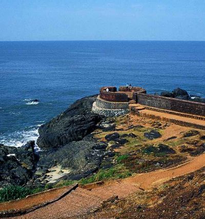 Bekal Fort Day Trip Near Taj Bekal, Kerala