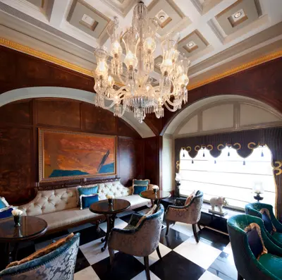 Luxury Restaurant at Taj Mahal Palace, Mumbai - Harbour Bar