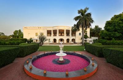 Lawn Area & Swimming Pool - Taj Nadesar Palace, Varanasi