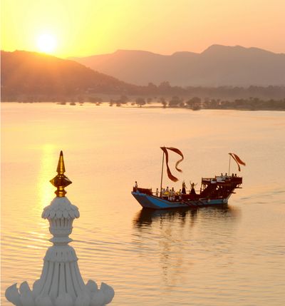 Boat Cruise at Taj Fateh Prakash Palace